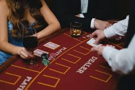 American Roulette wheel displayed on mobile phone with betting options